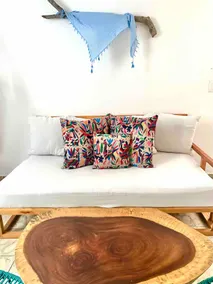 Perfect Location! Studio Steps to Beach! - Image 3