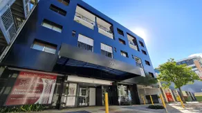 Perfectly Central 2 Bedroom Apartment & Office - Image 2