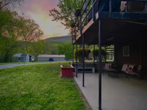 Cozy Valley Suite: Downtown, Rock City, Ruby Falls - Image 3