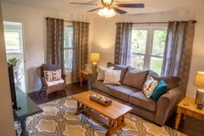 Burnsville Country Cottage - Image 4