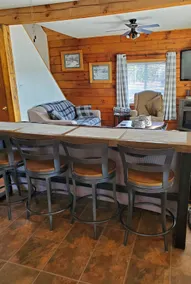 McKenzie Lake Cabin near Algonquin Park - Image 4