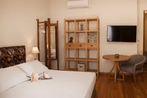 Dreamy Flat with Balcony in Pangrati - Image 3