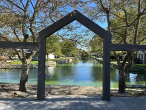 Waterfront Luxury Lakehouse - Image 3