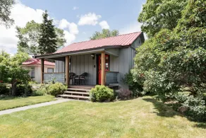 1918 Bungalow | Modern Renovation•Walk to Downtown - Image 4