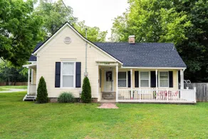 Charming Mill House Cottage in Downtown Springdale - Image 2