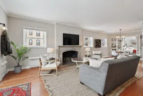 The Oaces on Grand a spacious 4 bdrm/2 bath apt - Image 2