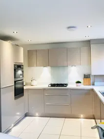 Modern New-Build Retreat Near Whitecliff Lake - Image 3