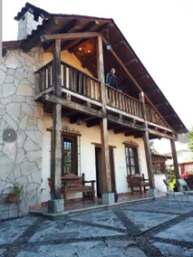 Chalet La Casa del Lago (10-min walk to downtown) - Image 5