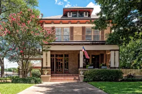 Cozy Home | Heart of Waco | Silos & Baylor - Image 2