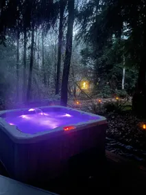 The Writer’s Retreat- WiFI & Hot tub - Image 4