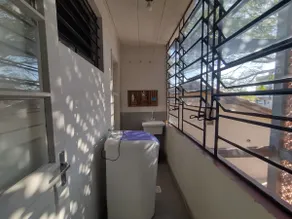Apt with parking included. - Image 3