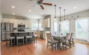 6 Bedroom Updated & Spacious FAMILY Home! - Image 2