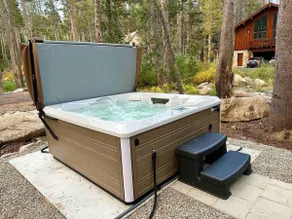 New|Luxury|Hottub|KidPetFriendly|Fireplace|EVchrg - Image 3
