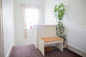 Spacious Self Contained Studio Apartment - Free Wi-Fi & Parking - Image 3