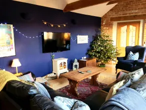 Valentine Cottage. Lovely Country House & Garden. Near Lincoln. - Image 3