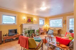 Cozy, Artsy St Johns Bungalow - Image 4