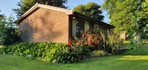 Stylish 2 bedroom bungalow, No 50 Hengar Manor - Image 3