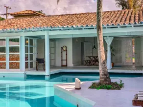 Beach house with 6 suites, on the edge of Ferradura beach - Image 4