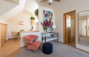 Mt. Tabor Private Apartment - Image 4