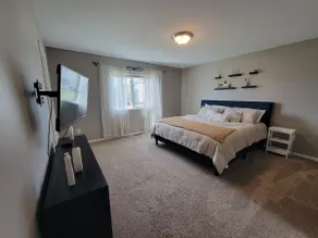 Large 3 bath home near Scheels Arena! Room for all - Image 2