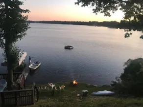 Lake house in Lawton - Image 2