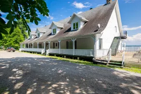 Maison Chaumonôt, on the banks of the St. Lawrence River, Île d'Orléans - Image 3