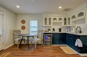 Baker Cottage - Luxury Downtown - Image 4