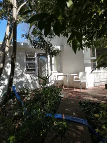 Self catering private studio surrounded by garden - Image 2