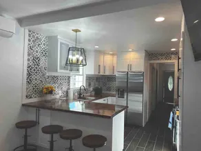Lovely fully remodeled 2 bedroom stylish Condo - Image 2