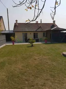 Country house near Vitré, garden, parking - Image 2