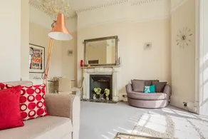 Regency Retreat  - Stylish Apartment with sea views and balcony. Great Location. - Image 2