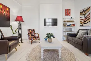 Urban Vibes at Grappa Court North Hobart - Image 3