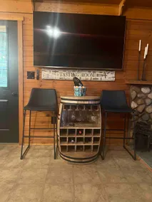 Rustic Retreat “Georgette” - Image 4