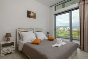 Coral Sea Apartment - Image 3