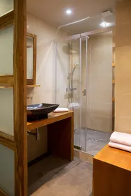 Ajoucadou, Première Loge, Luxury Lourmarin Apartment - Image 4