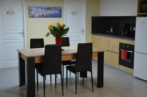 View Sainte Victoire, large new apartment with swimming pool near Aix-en-Provence - Image 5