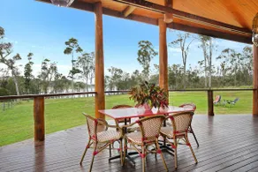 Tinaroo- absolute lake frontage - Image 3
