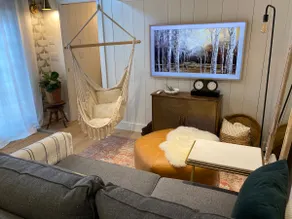 Beautiful, Unique, & Cozy Cedar Flat - Image 2