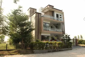 Exquisite 2BHK Beautiful & Spacious with Lawn - Image 2