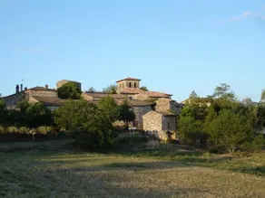 Village house with garden and terraces - Image 2