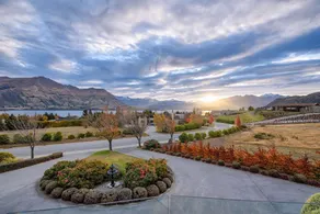 Sunny and Quiet Suite in Wanaka - Image 3