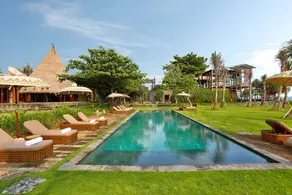 architecturally stunning circular villa - Image 3