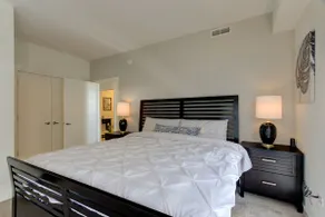 \"Serenity of Evanston\" 2 BDR/2Bath Modern-Luxe Suite - Image 5