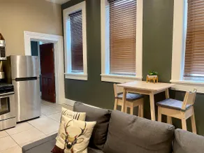 Studio Apartment on Main Street near W&J - Image 4