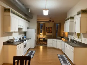 Chic Historic Loft Apartment in Downtown Kittanning - Image 4