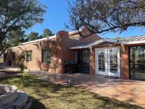 Country House Santa Fe style w/4 rooms at the City - Image 2