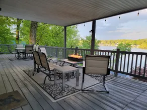 Vacker Hillside Lake Retreat med förhöjda utsikt över vattnet och tillgång - Image 2