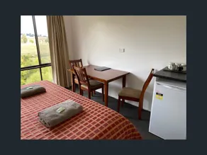 Lodge by the River - Studio 4 - Image 3