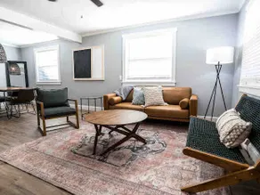 🪴 🔥 Newly renovated 4BR home w/ private backyard🏡 - Image 2
