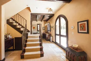 2 BR Mediterranean Oasis Sleeps 6! - Image 5